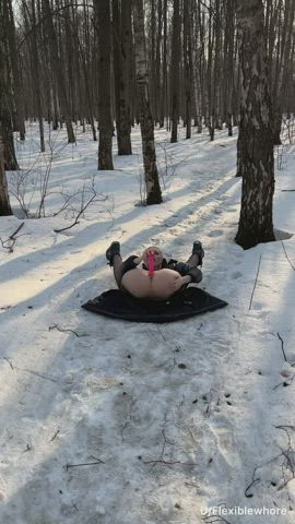 I like to masturbate in nature ,but i also want to be fucked in nature! : video clip