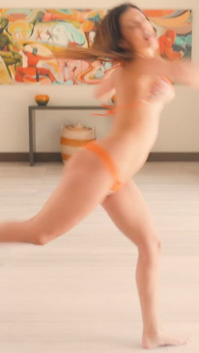[60s with] Leah Gotti : video clip