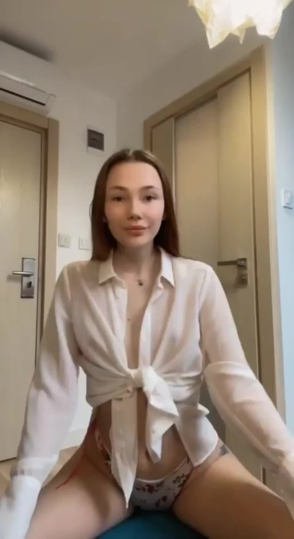 I hope you appreciate my body : video clip