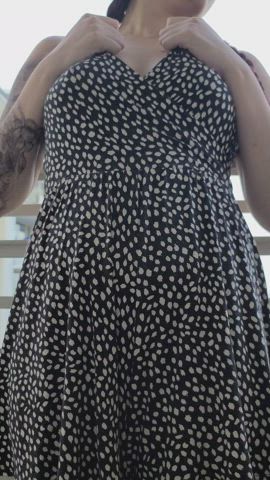 Parents left for the week and I won’t miss the chance to show you my boobs : video clip