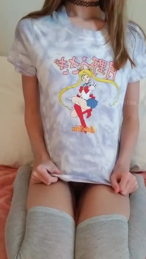 If I sent you this, would you watch anime with me? : video clip