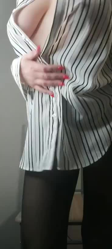 shirt or no shirt? : video clip