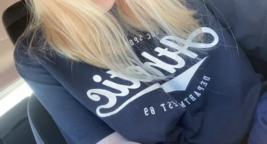 I love flashing my tits in the car park 😈 : video clip