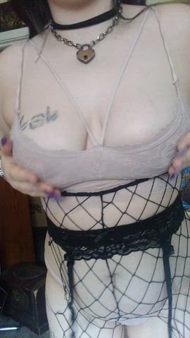 this top could not handle my boobs : video clip
