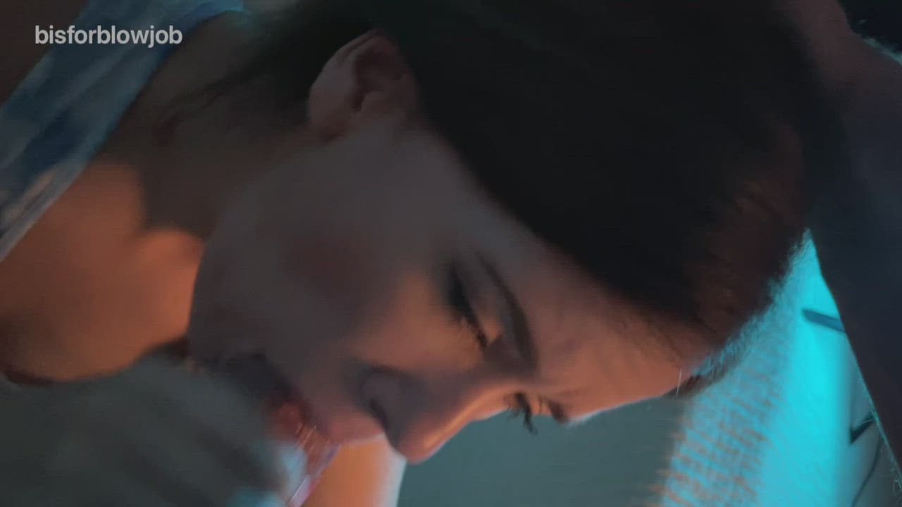 There’s a party in my bedroom, do you want to cum? : video clip