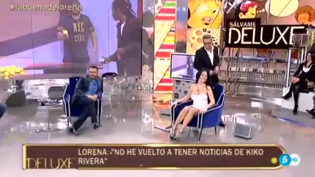 Girl Getting Touched Up On Tv Before He Exposes Her Tits : video clip