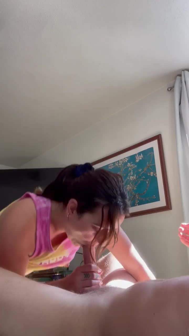 Happiest with a cock in my mouth : video clip