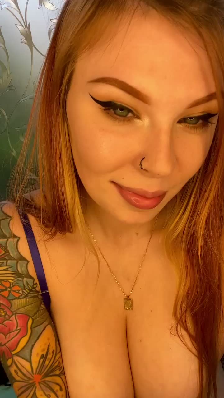 You’re looking at my eyes right? 😋 : video clip