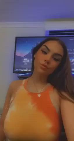 Anyone know her name?Thanks in advance : video clip