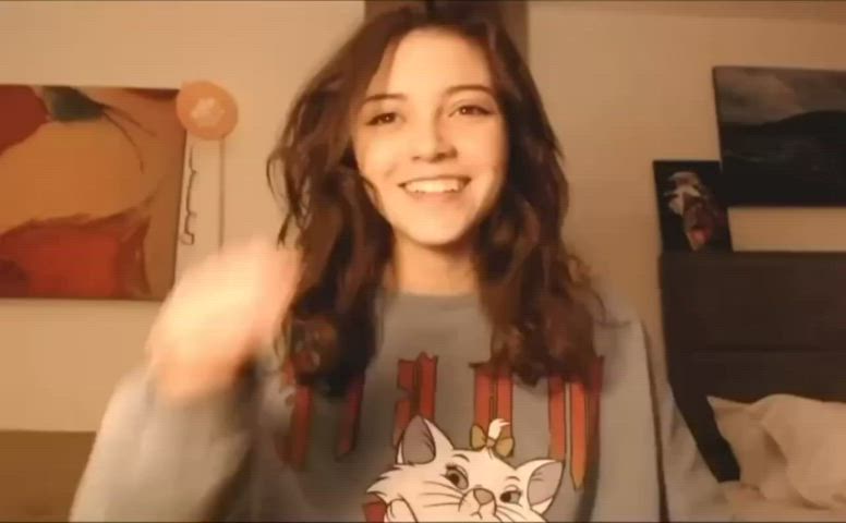 Little girl have fun : video clip