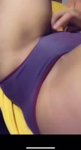 Wettest pussy I’ve ever seen : video clip