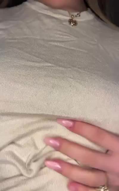 18 yo and I thought about a nipple piercing : video clip
