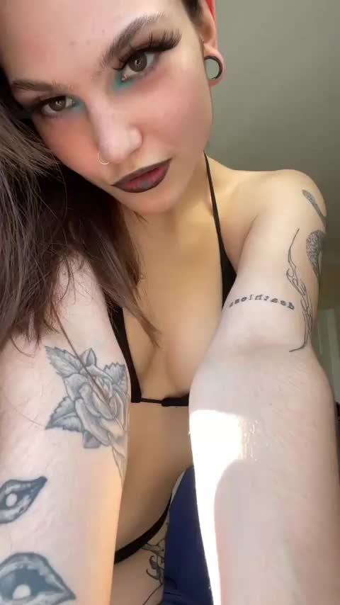 Me fuck guys older than my dad… : video clip