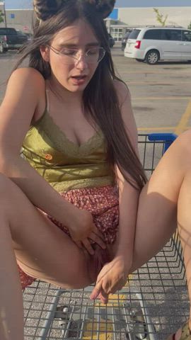 Free show in the Wal Mart parking lot [GIF] : video clip