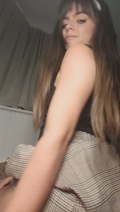 I want to feel your bare cock inside me 🤤 : video clip