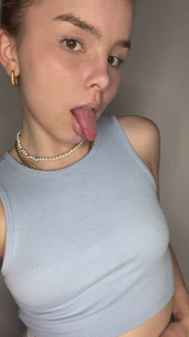 im finally 18 and just wanted to share some love : video clip