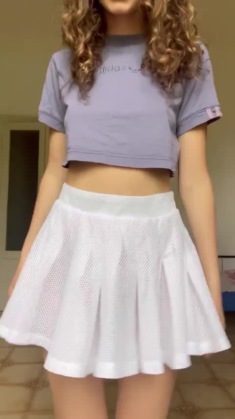 Wanna fuck tennis girl? : video clip