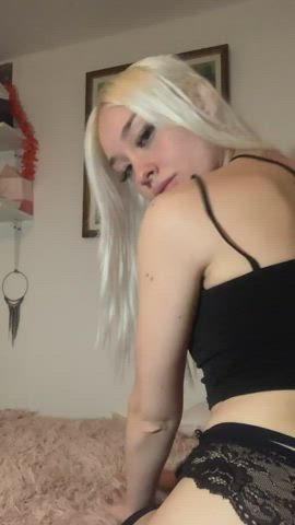 My pale ass would look better in your cream : video clip