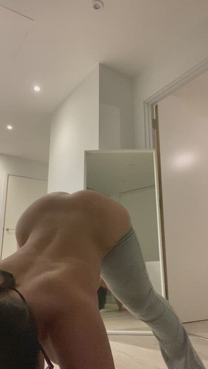 Doing my daily stretches : video clip