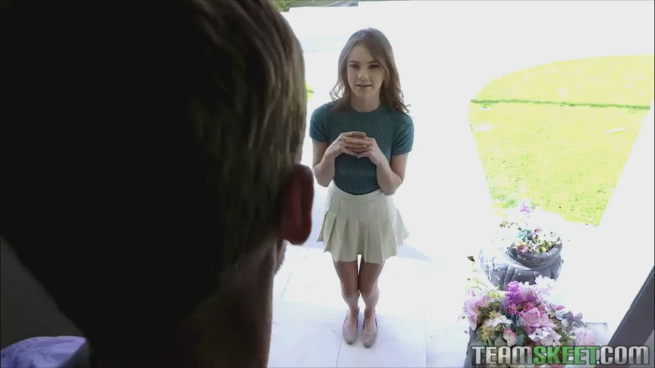 Sweet stepsister is always eager to fuck : video clip