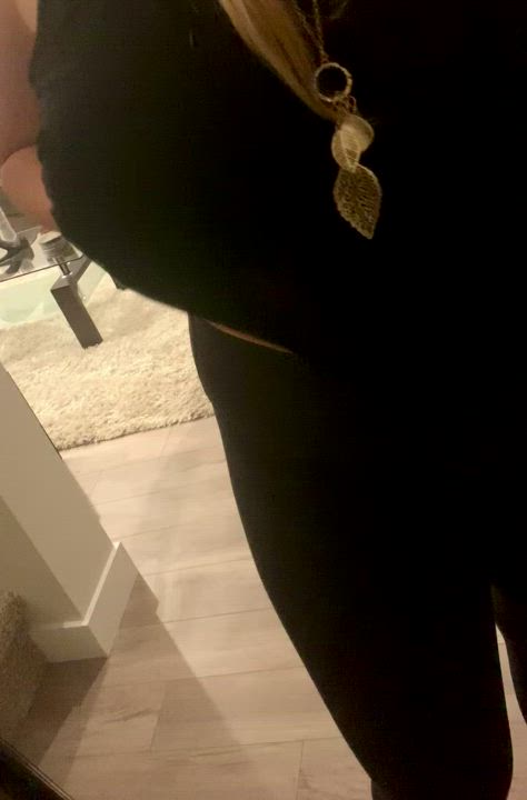 Hot mom showing her Big Boobs : video clip