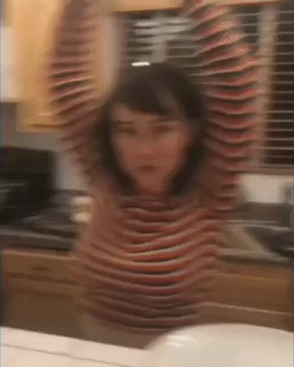 Milana Vayntrub: cutie with big titties : video clip