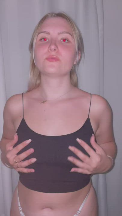 It would make my day if at least one person loved my small chest : video clip
