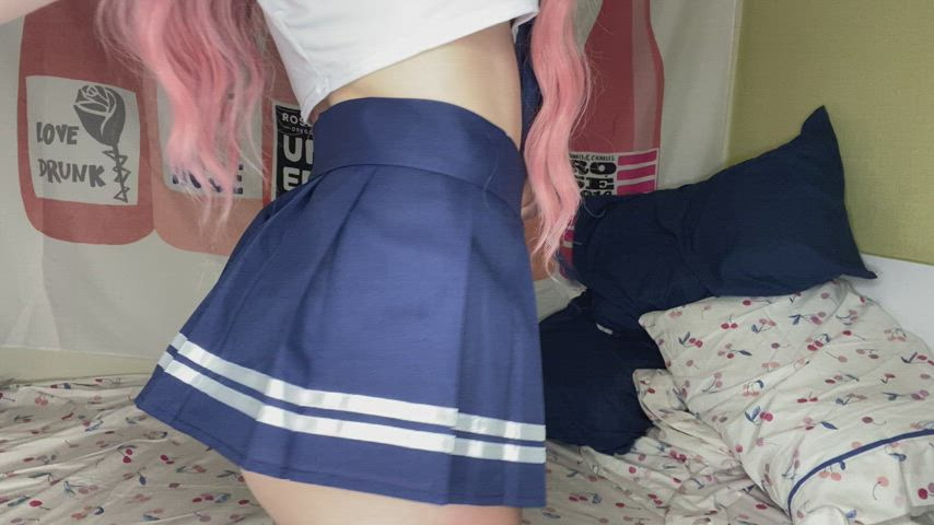 love my cheerleading uniform : video clip
