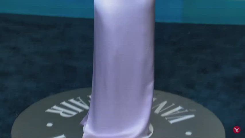 Sydney Sweeney's dress couldn't hide them : video clip