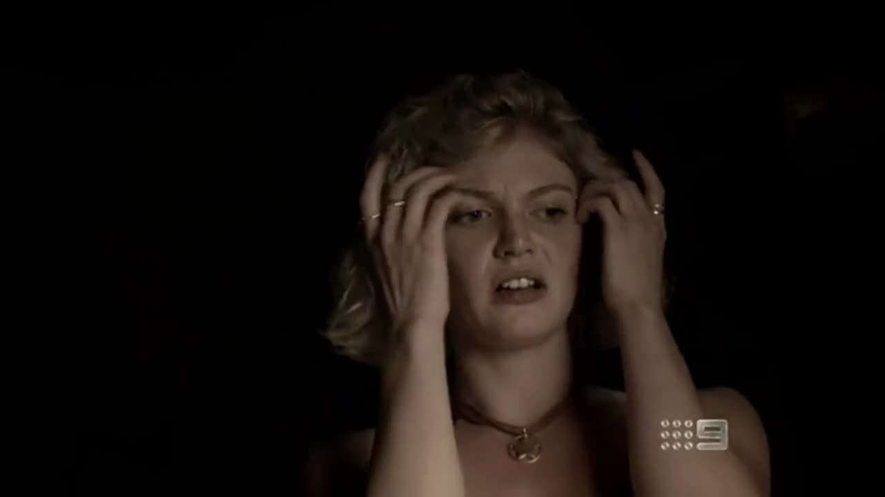 Cariba Heine and her bouncy, jiggly boobies : video clip