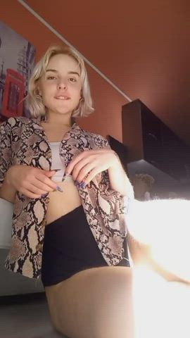 Would you like to press your face between my big Tits? : video clip