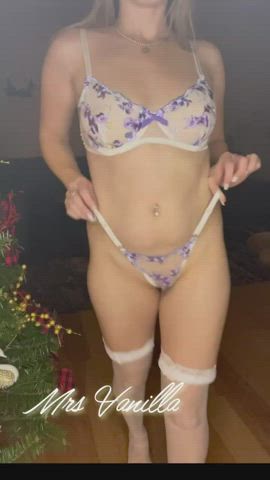 Want to Bend my little milf ass over ? : video clip