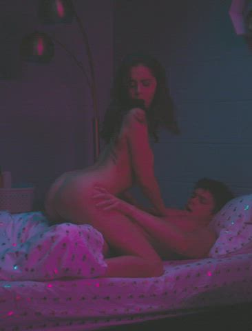 Makenzie Vega - Nude debut in 'Exploited' : video clip