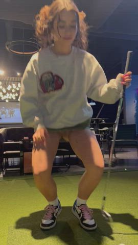hole 1 or 2? ⛳️ [gif] : video clip