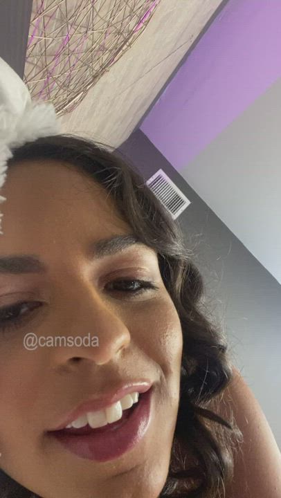 she couldnt wait till her GF woke up : video clip