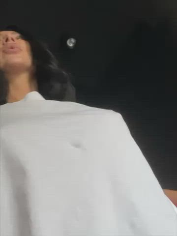 Brunette Outdoor Teasing : video clip