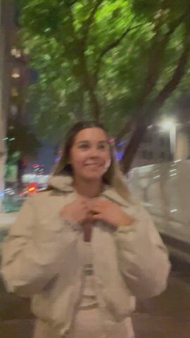 I love turning heads with my boobs : video clip