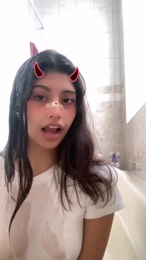 Am I'm being too provocative daddy? : video clip