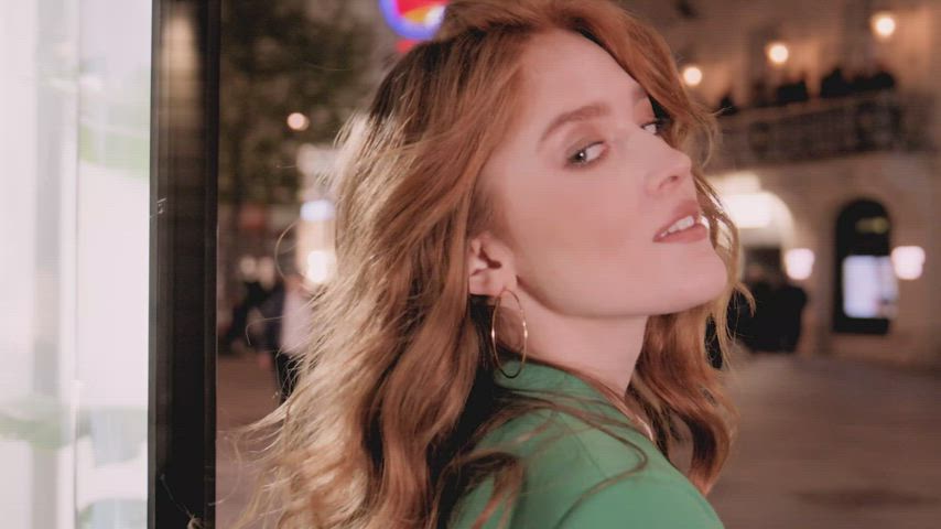 Sexy redhead Jia Lissa fucked hard in her ass : video clip