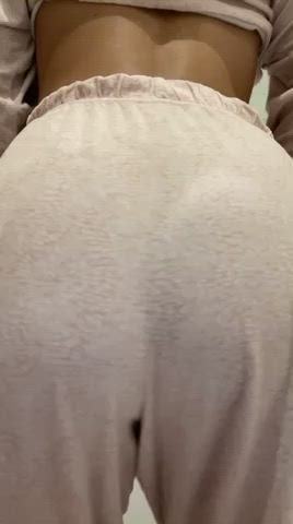I get so horny showing off my holes : video clip