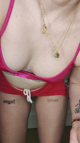 flashing makes me horny : video clip
