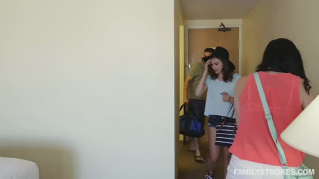 Fucking Stepbro While Mom Sleeps : video clip