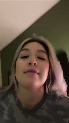 Who is she? (Sorry if the quality is shitty) : video clip