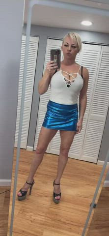 Should I keep the heels on when we fuck? : video clip