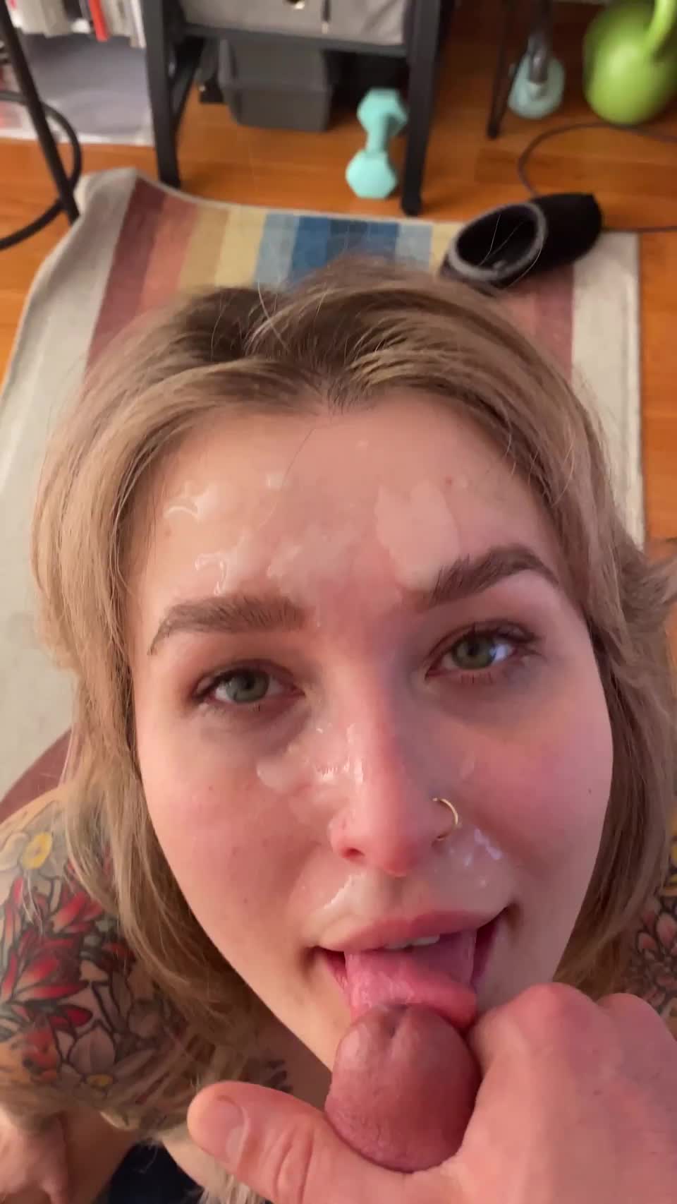 I still like to suck it even after you've cum : video clip