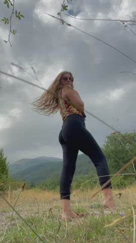 Flashing on my hike😜 : video clip