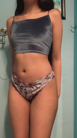 Can I convince you to try petite Mexican girls? : video clip