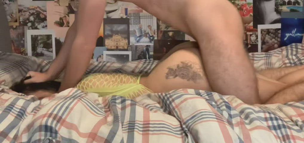 I love being pinned down and fucked : video clip