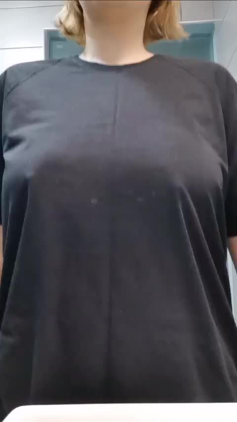 They bounce to tease : video clip