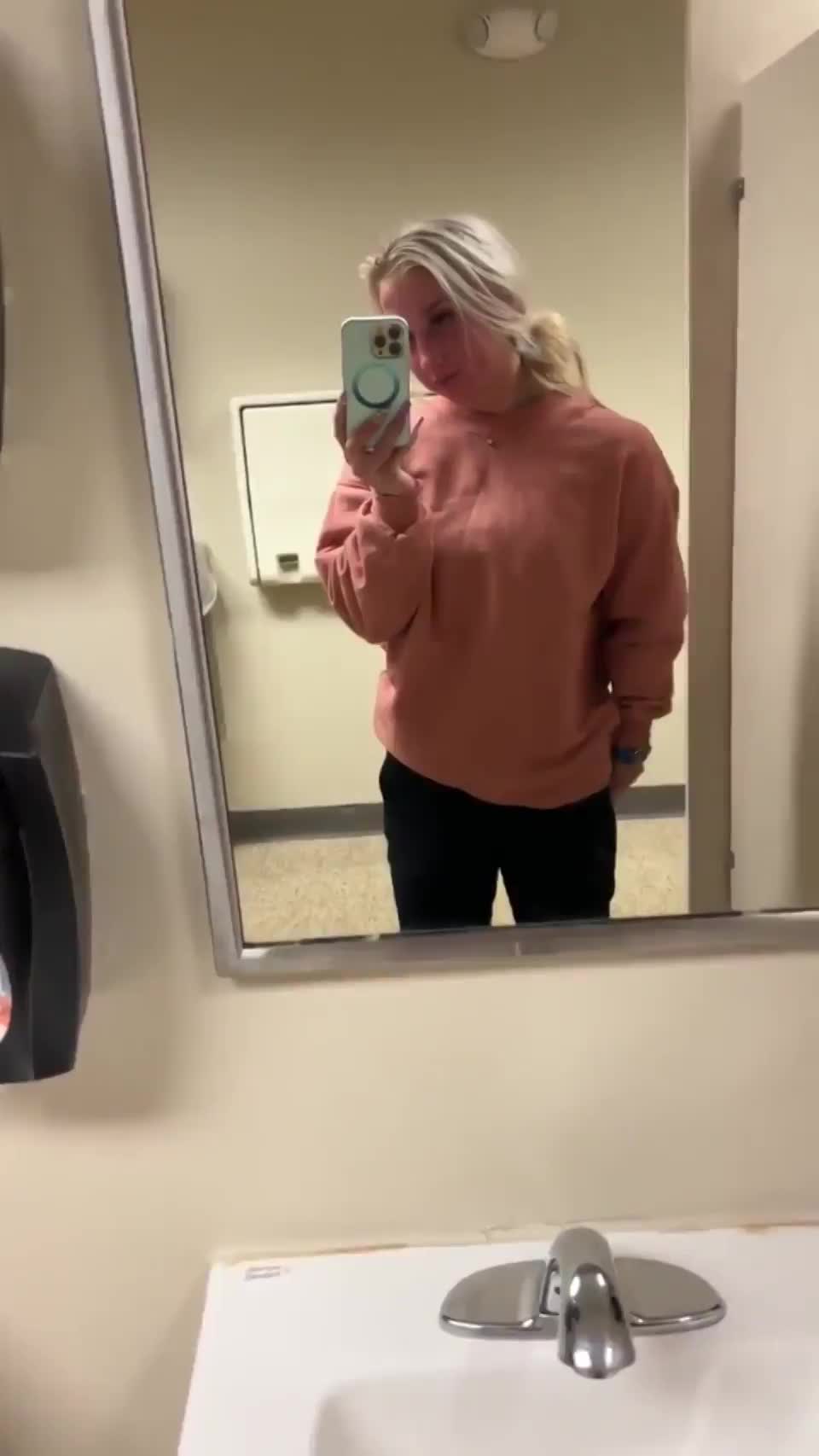 I wish a micro center employee could have walked in on my cute ass : video clip